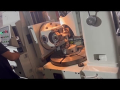 ギヤ歯切り工具で切る機械